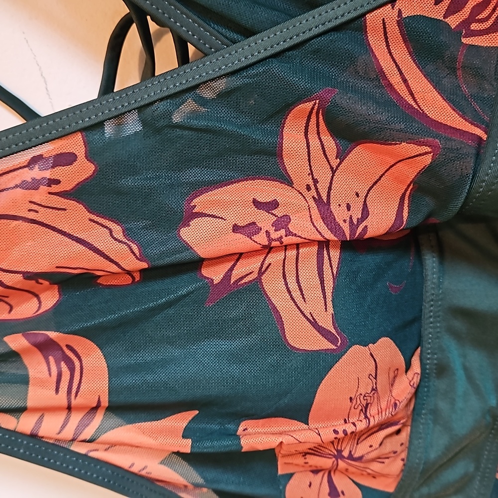 Bathing Suit - Picture 3 of 7